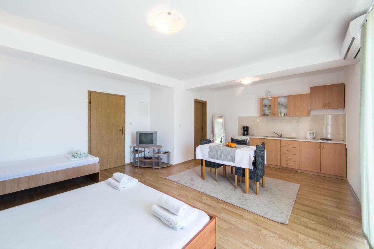 Apartments Barbir Ploce  Extérieur photo